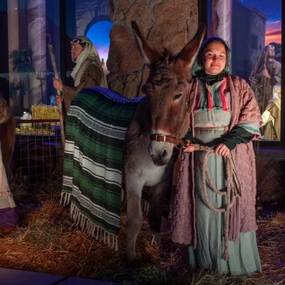 live-nativity-2023-behind-glass-2-1.webp