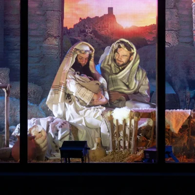 live-nativity-2023-behind-glass-3.webp